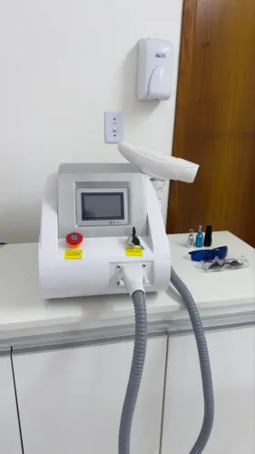 Laser para remoção de tatuagem e micropigmentação ND YAG