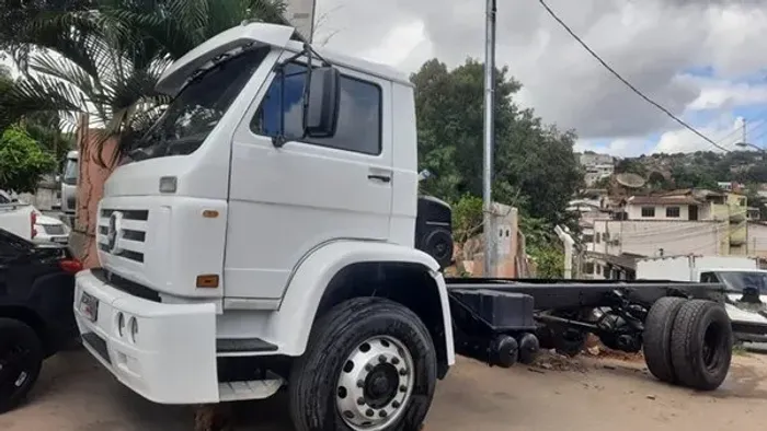VW 17190 worker 4x2 ano 2013/14
