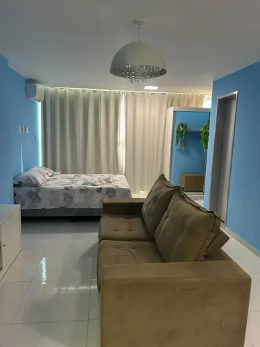 TRÊS KITNETS MOBILIADOS NA FAROLANDIA