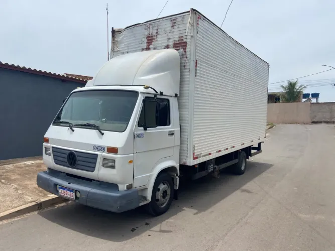 Vw 8150 baú 2002 branco