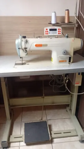 MAQUINA DE COSTURA 