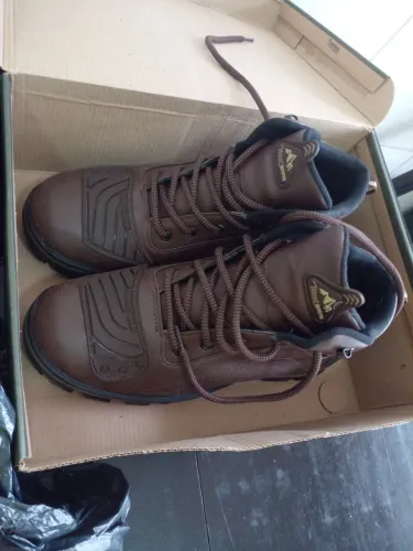 Vende_se bota para motociclista