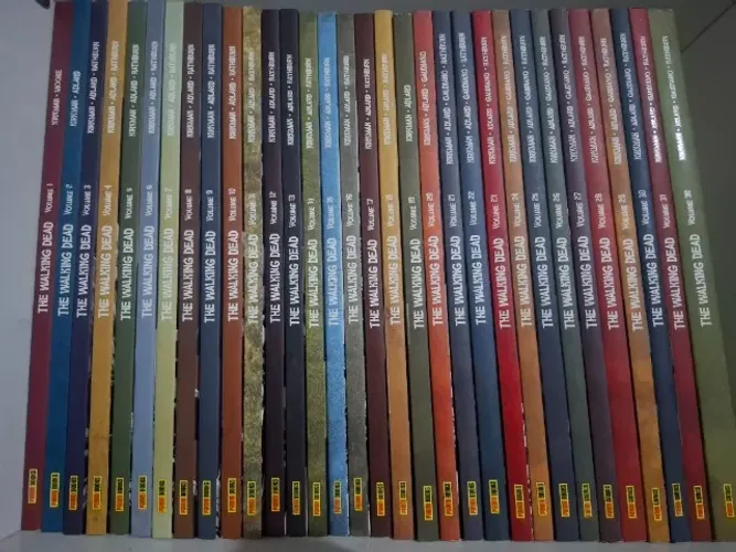 HQ Coleção completa The Walking Dead 32 Volumes - Novo - Ótimo estado de conservação