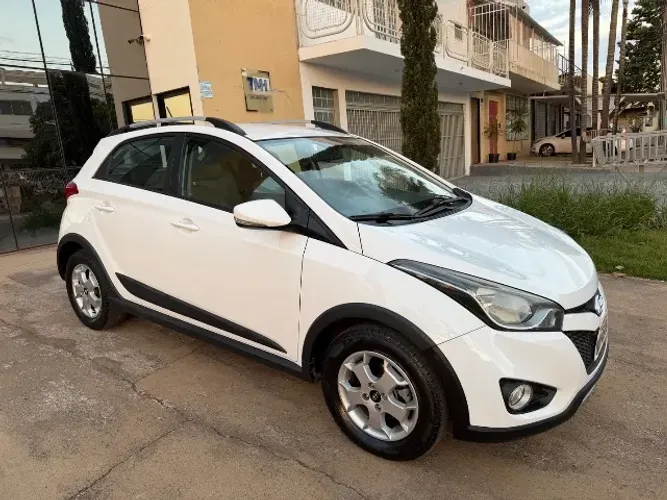 Hyundai HB20X Premium 1.6 Flex 16V Aut. 2014
