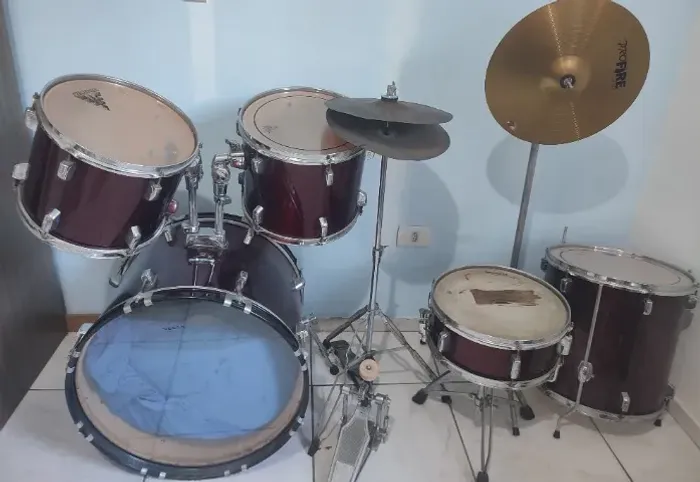 Bateria vogga tradicional Drums bom estado 