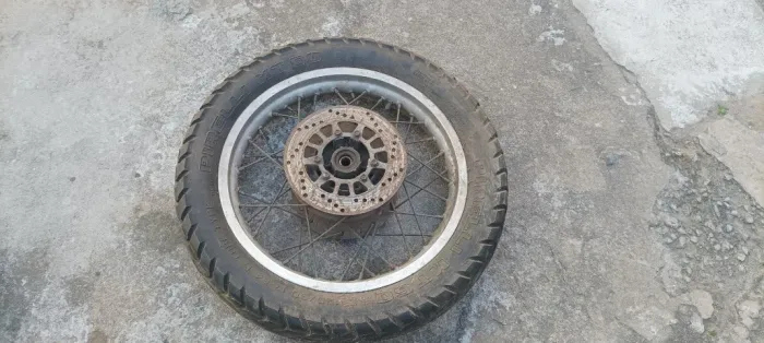 Roda completa traseira XT600e 1997