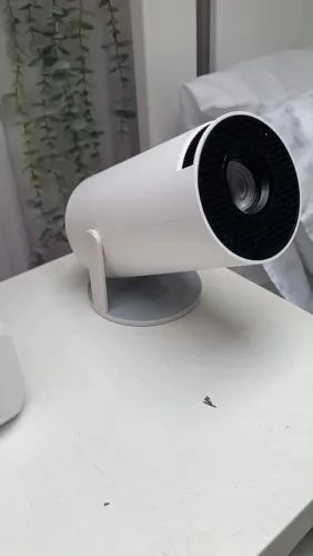 Mini projetor 4K bivolt Bluetooth e Wifi