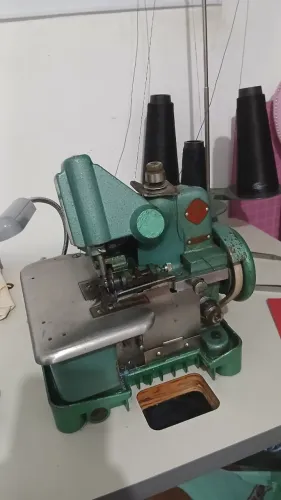 OVERLOQUE Semi Industrial GN10-3, Mesa Bancada, Motor 220 V