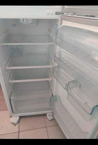 Geladeira frost free 220w