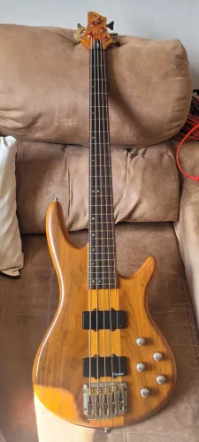 Baixo Condor BC5000 + bag Music Man 