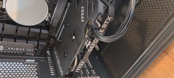 RTX 4060 Ti - Excelente Estado | Apenas 1 Ano de Uso