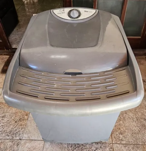 Tanquinho 220volts, funcionando perfeitamente, Entrego também!!