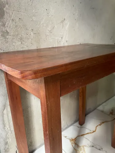 Mesinha de suporte para cozinha ou área gourmet em madeira massaranduba 