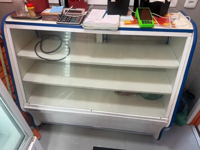 Vendo essa vitrine expositora