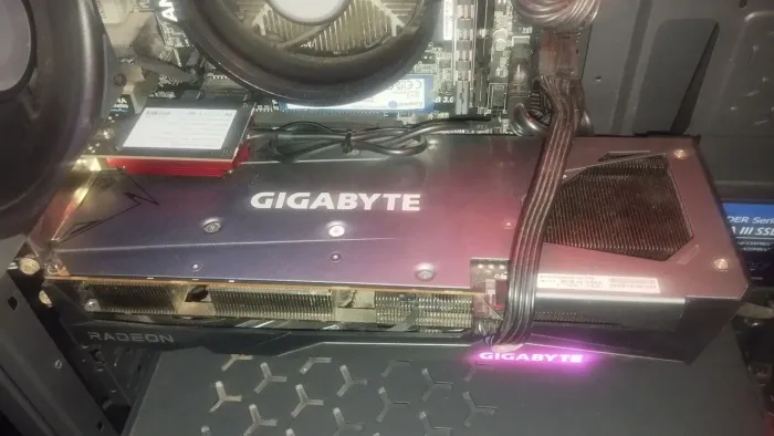TROCO PLACA RX7600 8GB TRIPLE FAN GIGABYTE ZERADA POR RTX 4060 8GB