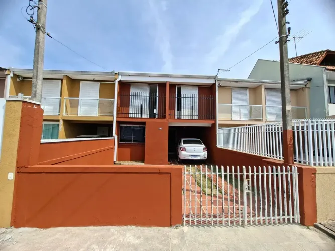 Sobrado para Locação com amplo espaço de terreno na Vila Guaíra