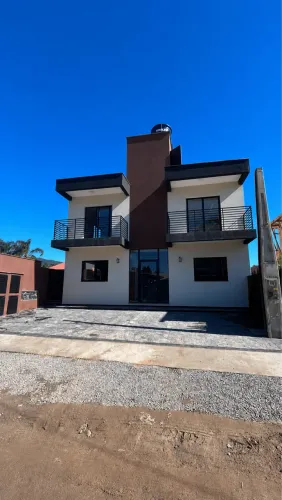 Apartamento de 1 dormitório com sacada. No início do Ribeirão da ilha | Aluguel anual