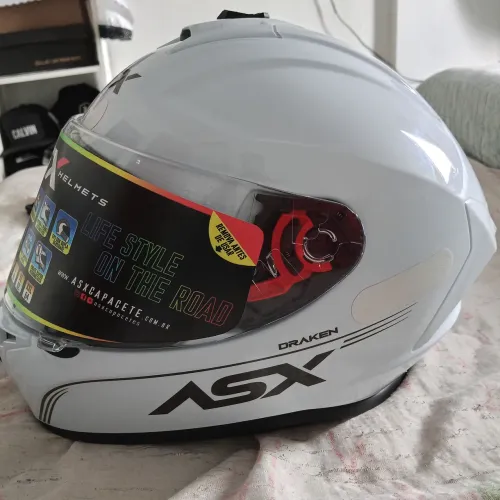 Vende-se capacete 450,00