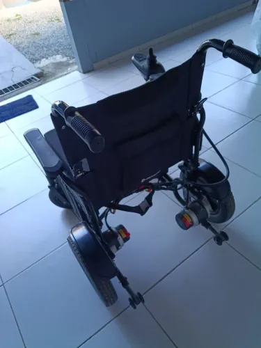 Cadeira motorizada dobr