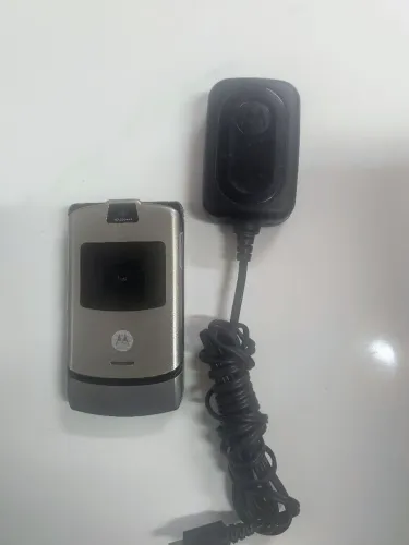 Celular Motorola V3