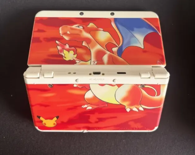 NEW 3DS DESBLOQUEADO personalizado + acessórios (ÓTIMO ESTADO)
