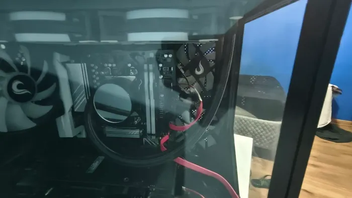 Pc Am5 Ryzen 5 8600g e 6650XT e monitor AOC 75hz Ips 24