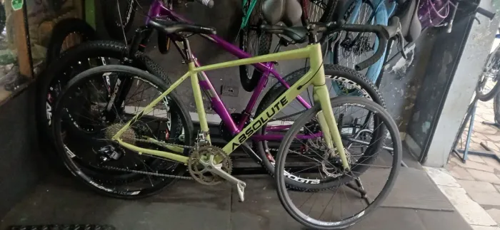 Bicicleta absolute gravel