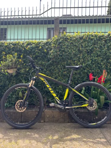 Bicicleta Scott Aro 27,5 com acessórios