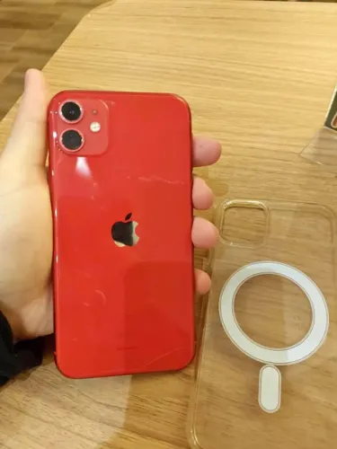 iPhone 11 Red, 64gb, Bateria 69%, Fade ID ok, acompanha capinha e carregador $$ 750,00
