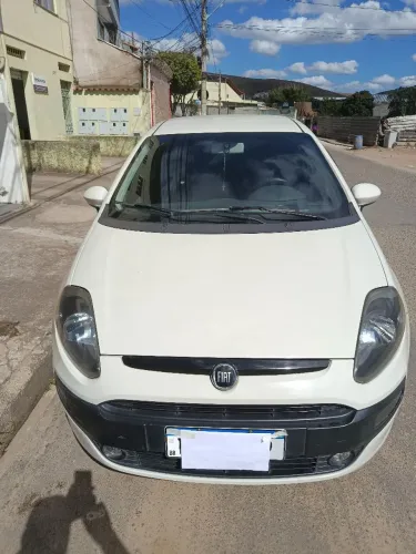 Fiat Punto Attractive 1.4 Fire Flex 8V 5P 2014