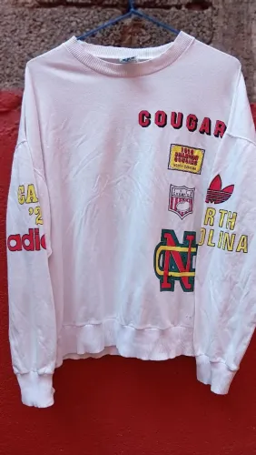 Moletom vintage anos 90 Adidas, não trabalho com OLX play, correios Sedex
