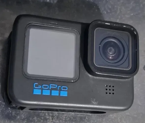 GOPRO HERO 11 BLACK CAIU NAO LIGOU MAIS VAI DO JEITO QUE ESTA NA FOTO PRA USAR PECAS