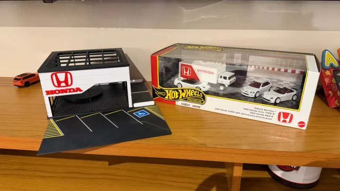 Set Honda hot wheels premium + diorama