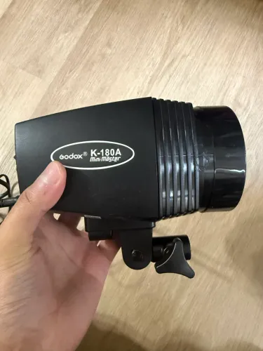 Flash de Estúdio Godox Mini Master - Excelente Estado