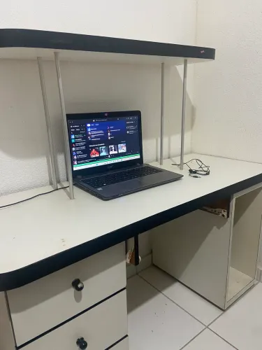 MESA DE COMPUTADOR