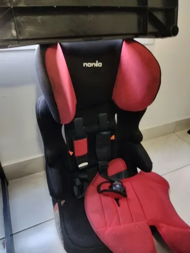 cadeira de criança do carro 