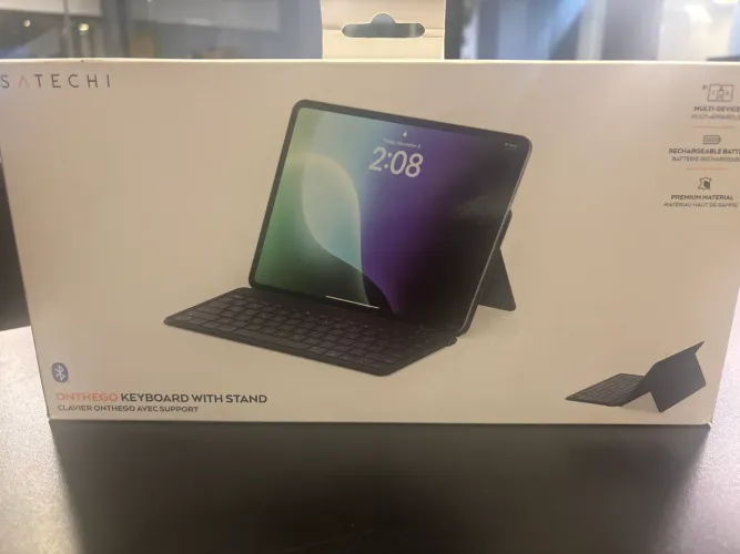 Capa com teclado para IPad e Tablet