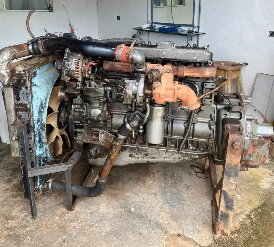 Vende-se motor MWM