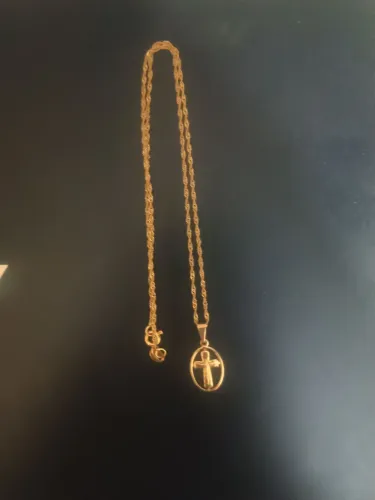 Vende-se cordão e pingente banhado a ouro