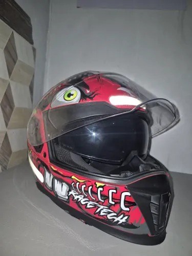 Capacete + óculos interno