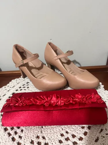 Objetos decoração e roupas 