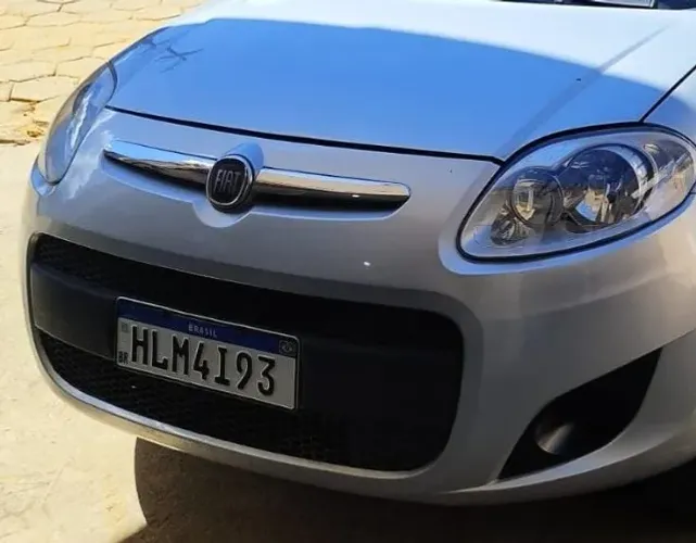 Fiat Palio Attractive 1.0 EVO Fire Flex 8V 5P 2012