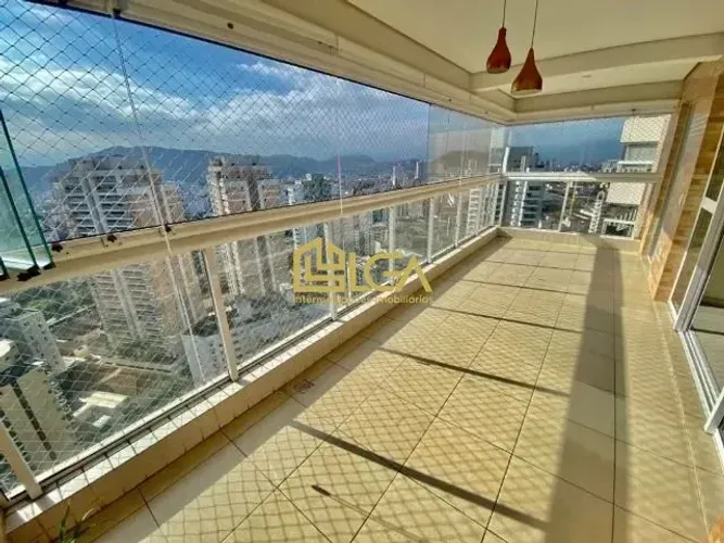 Apartamento em Santos no Condomínio Castell Due Piazze-Gonzaga