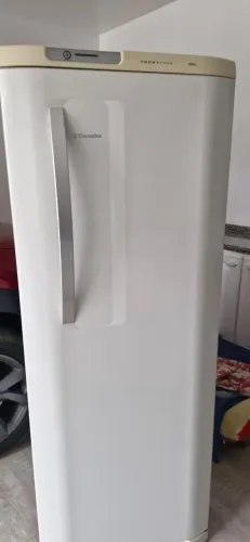 Geladeira Electrolux RFE38 Frost Free, 1 porta, funcionando perfeitamente