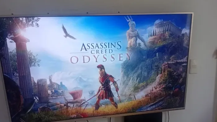 Playstation 4, 1T de HD, com um controle e uma base para carregar controle