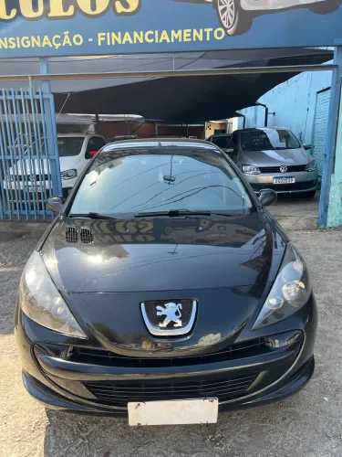 Peugeot 207 XR 1.4 Flex 8V 3P 2011