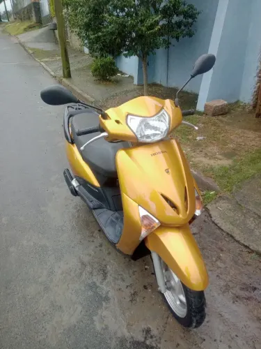 Honda lead 