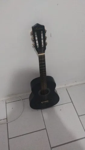 Violão pequeno