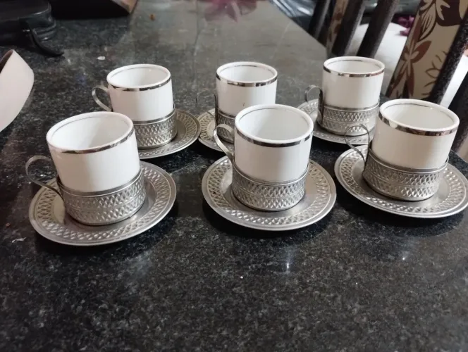 Xícara de porcelana antiga