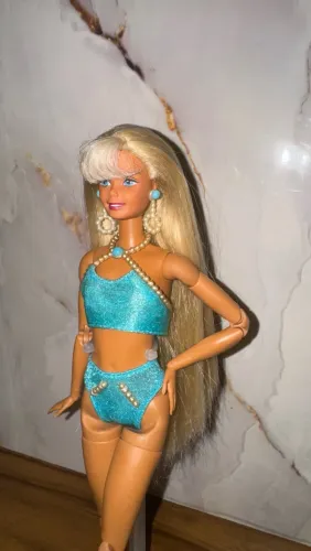 Barbie pearl beach made to move